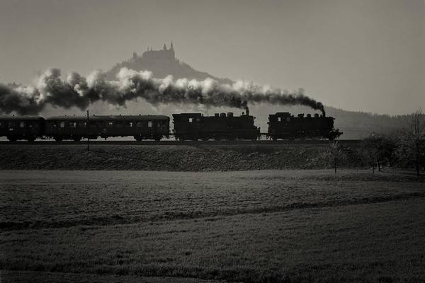 Dampfloks vor der Burg Hohenzollern bei Hechingen, 1974: Foto: Pflaum