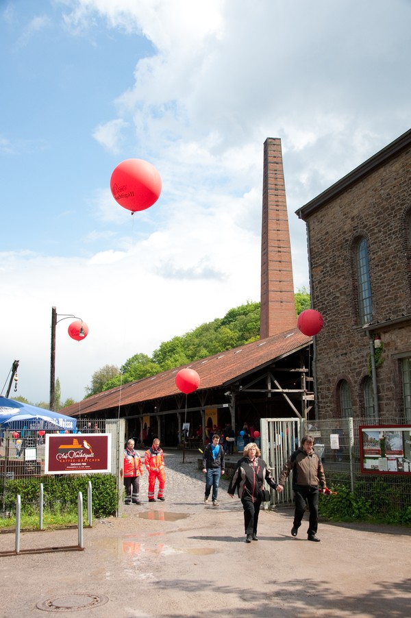 Museumsbetrieb auf der Zeche Nachtigall mit Besuchern.