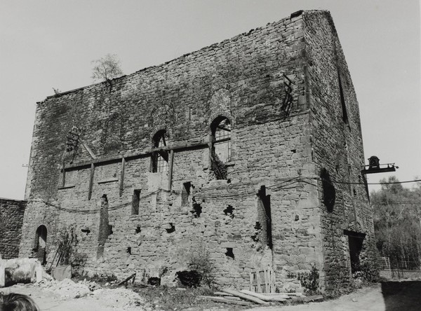 Das Maschinenhaus der Zeche Nachtigall im verfallenen Zustand vor der Restaurierung. Foto: Berthold Socha. 1984